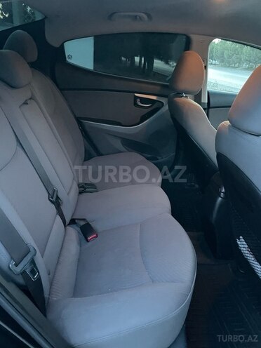 Hyundai Elantra 2015, 150,000 km - 1.8 л - Bakı