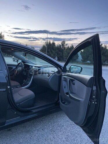 Hyundai Elantra 2015, 150,000 km - 1.8 л - Bakı