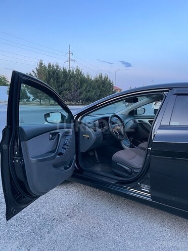 Hyundai Elantra 2015, 150,000 km - 1.8 л - Bakı