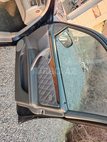 Mercedes E 240 1999, 457,600 km - 2.4 л - Qəbələ