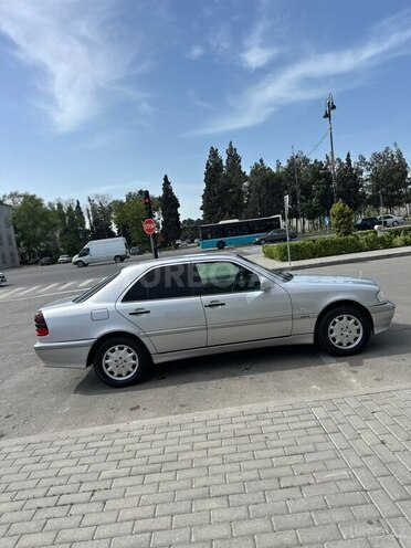 Mercedes C 200 2000, 330,000 km - 2.0 л - Bakı