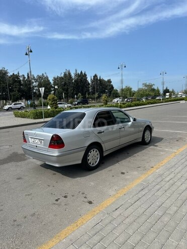 Mercedes C 200 2000, 330,000 km - 2.0 л - Bakı