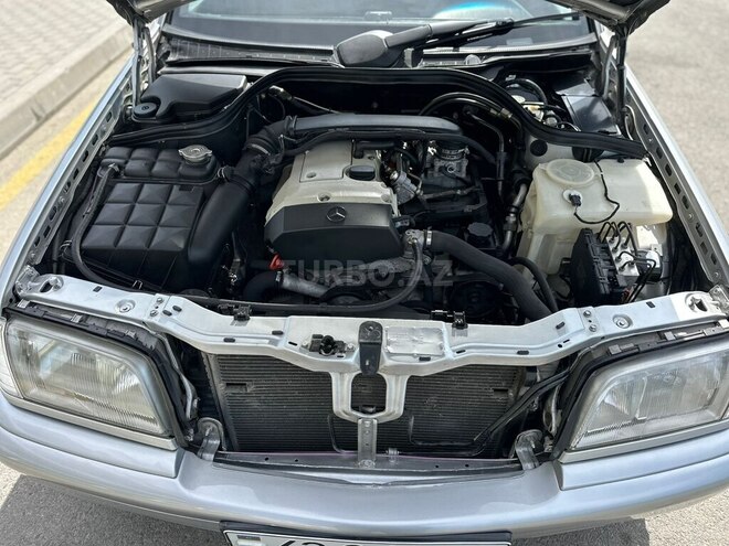 Mercedes C 200 2000, 330,000 km - 2.0 л - Bakı