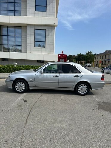 Mercedes C 200 2000, 330,000 km - 2.0 л - Bakı