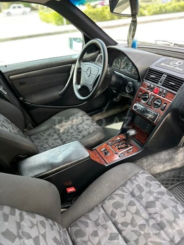 Mercedes C 200 2000, 330,000 km - 2.0 л - Bakı
