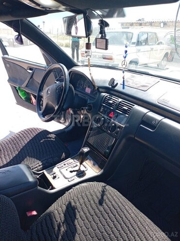Mercedes E 220 d 2001, 558,000 km - 2.2 л - Bakı