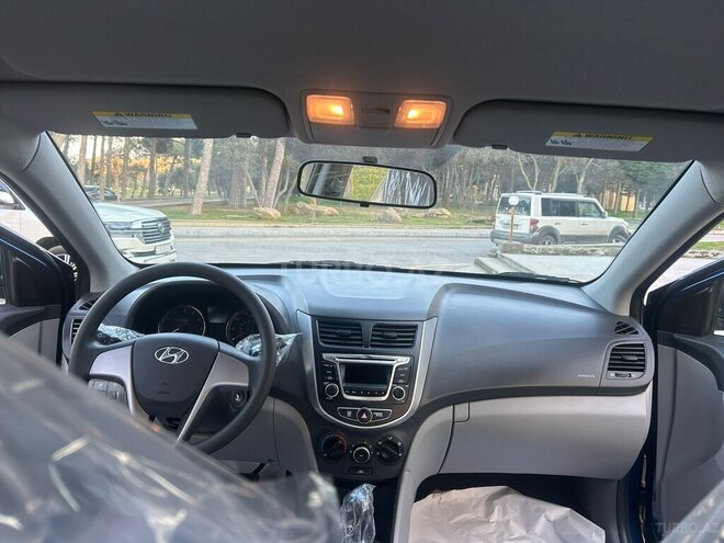 Hyundai Accent 2015, 26,000 km - 1.6 l - Bakı