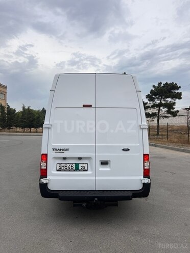 Ford Transit-5