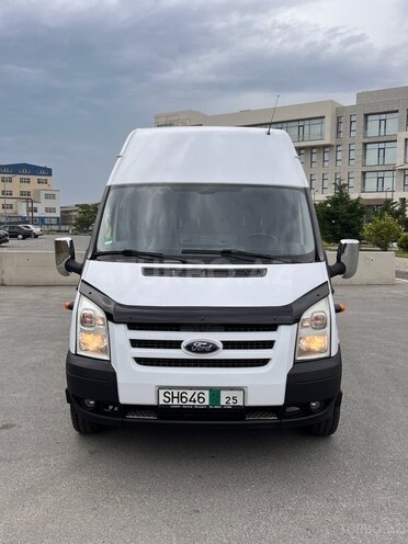 Ford Transit-1