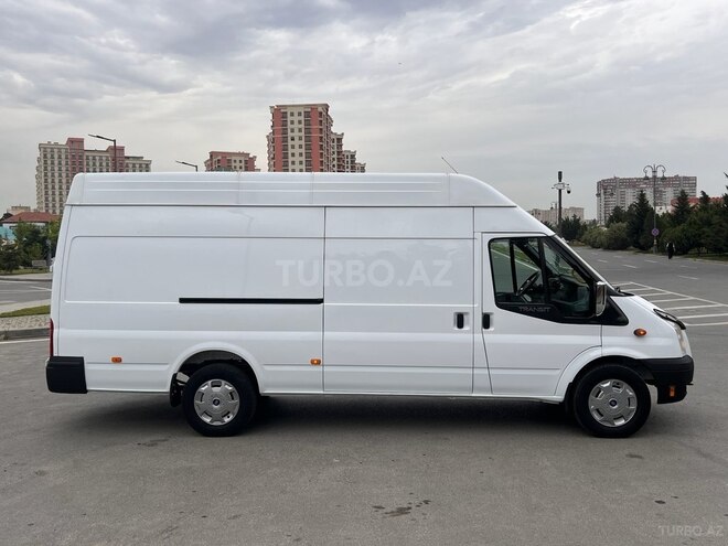 Ford Transit-6