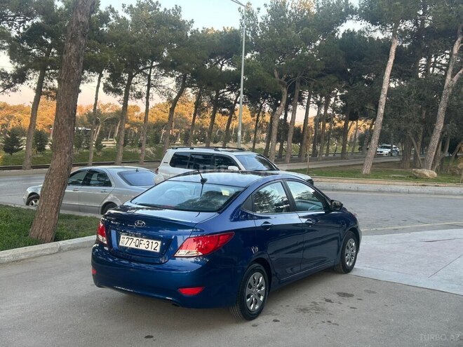 Hyundai Accent 2015, 26,000 km - 1.6 l - Bakı