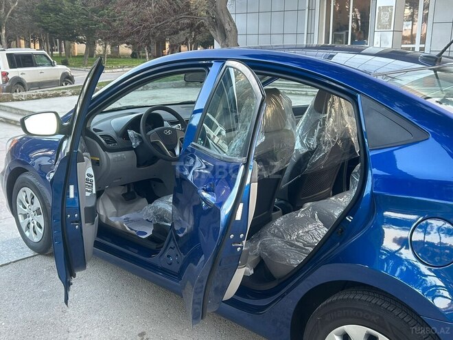 Hyundai Accent 2015, 26,000 km - 1.6 l - Bakı