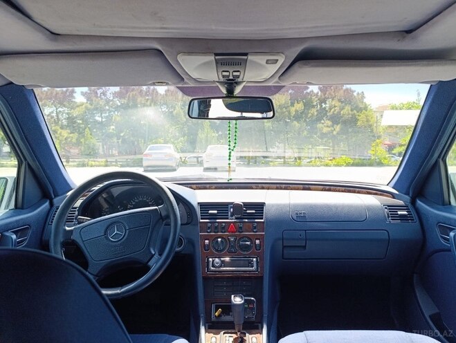 Mercedes C 240 1999, 235,000 km - 2.4 l - Bakı