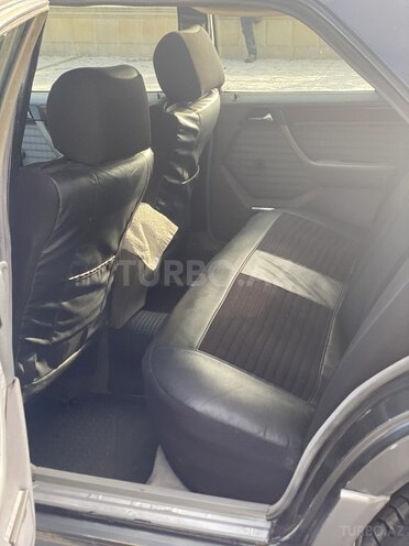 Mercedes E 250 1993, 365,214 km - 2.5 l - Qazax