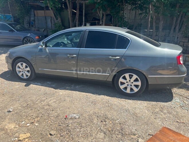 Volkswagen Passat 2005, 212,780 km - 2.0 l - Bakı