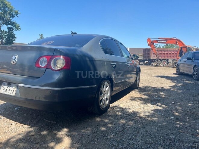 Volkswagen Passat 2005, 212,780 km - 2.0 l - Bakı