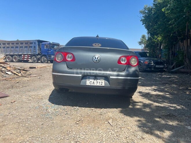 Volkswagen Passat 2005, 212,780 km - 2.0 l - Bakı