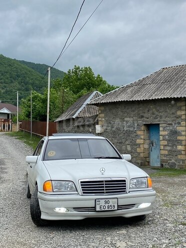 Mercedes C 230 1999, 297,000 km - 2.3 l - Qəbələ