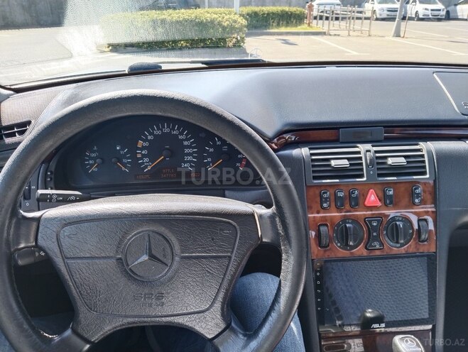 Mercedes E 240 1998, 347,000 km - 2.4 l - Bakı