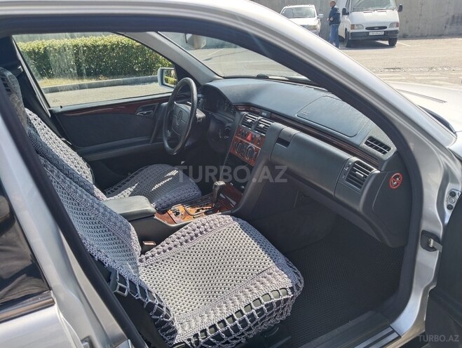Mercedes E 240 1998, 347,000 km - 2.4 l - Bakı