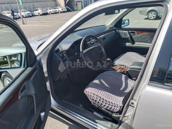 Mercedes E 240 1998, 347,000 km - 2.4 l - Bakı