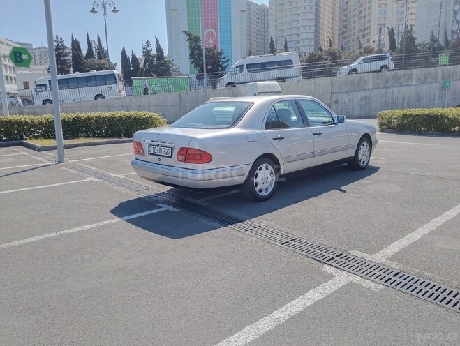 Mercedes E 240 1998, 347,000 km - 2.4 l - Bakı