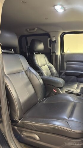 Hummer H3-12