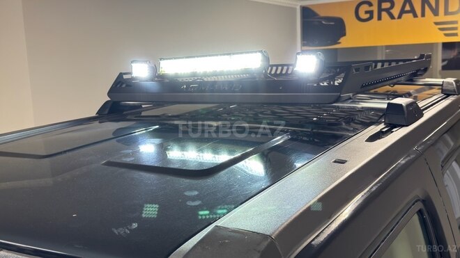 Hummer H3-16