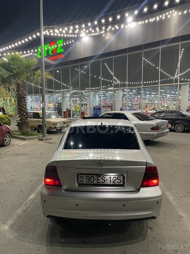 Opel Vectra 2000, 370,282 km - 2.2 л - Ucar