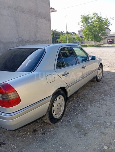 Mercedes C 200 1996, 350,000 km - 2.0 l - Quba