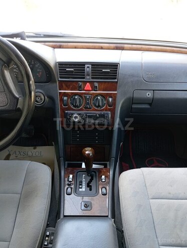 Mercedes C 200 1996, 350,000 km - 2.0 l - Quba