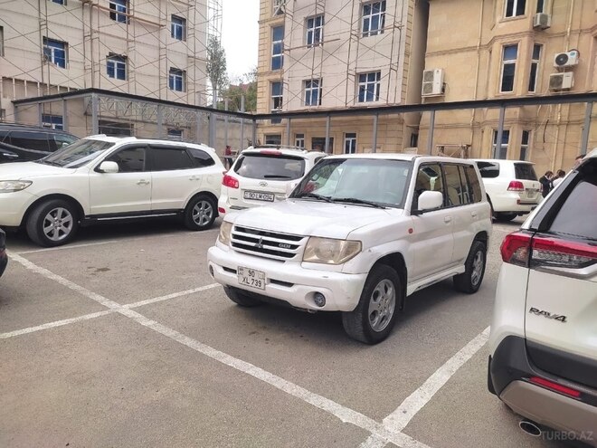 Mitsubishi Pajero io 2000, 415,000 km - 2.0 l - Bakı