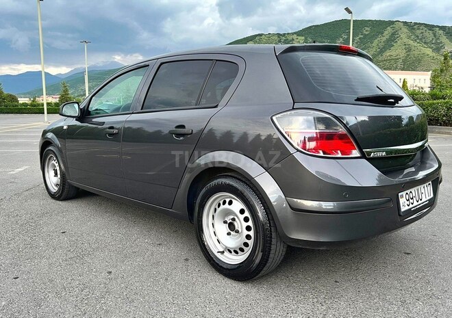 Opel Astra 2009, 116,800 km - 1.4 l - Şəki