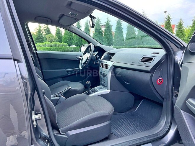 Opel Astra 2009, 116,800 km - 1.4 l - Şəki