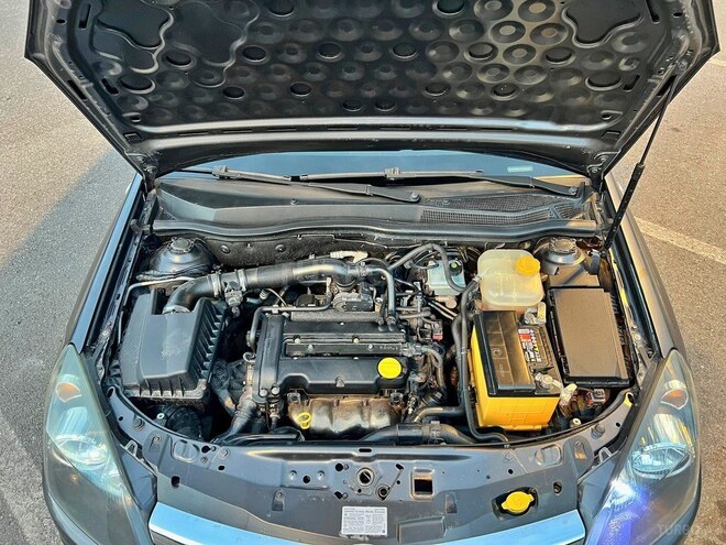 Opel Astra 2009, 116,800 km - 1.4 l - Şəki