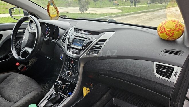 Hyundai Elantra 2015, 217,583 km - 1.8 l - Bakı