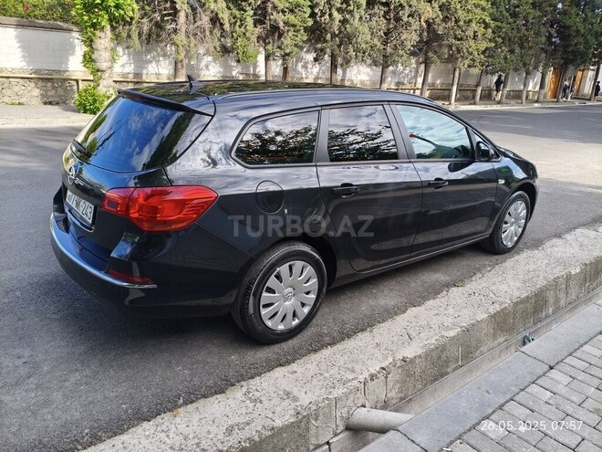 Opel Astra 2015, 192,000 km - 1.6 l - Şəki