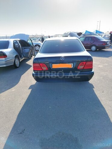 Mercedes E 240 1997, 368,000 km - 2.4 l - Bakı