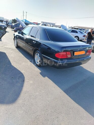 Mercedes E 240 1997, 368,000 km - 2.4 l - Bakı