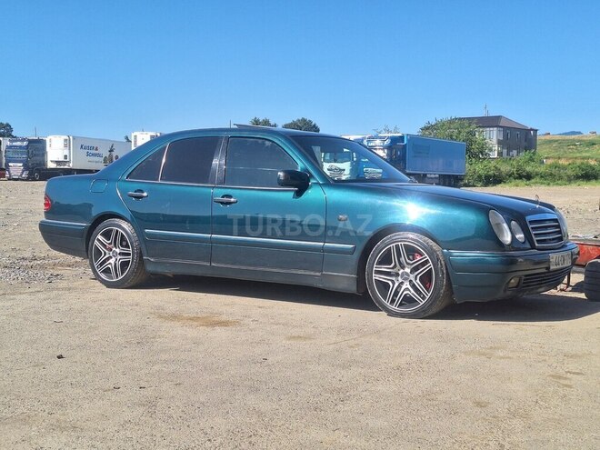 Mercedes E 240 1997, 250,000 km - 2.4 l - Masallı