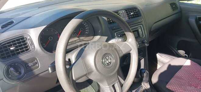 Volkswagen Polo 2015, 93,000 km - 1.6 l - Bakı