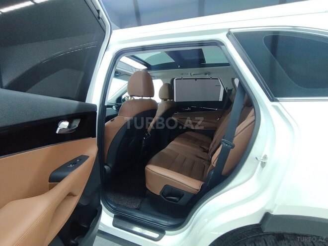 Kia Sorento-11
