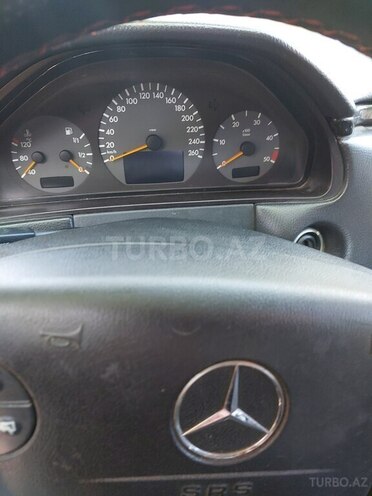 Mercedes E 220 2000, 496,000 km - 2.2 l - Gəncə