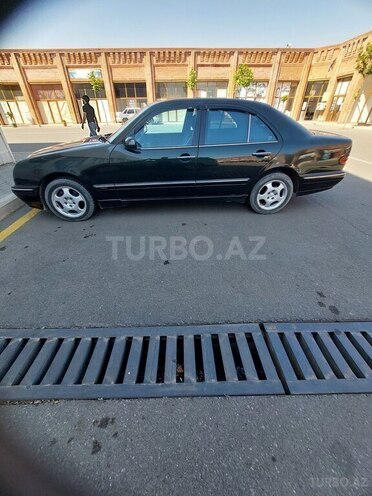 Mercedes E 220 2000, 496,000 km - 2.2 l - Gəncə