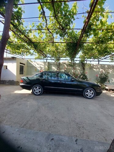 Mercedes E 220 2000, 496,000 km - 2.2 l - Gəncə