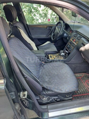 Mercedes E 220 2000, 496,000 km - 2.2 l - Gəncə