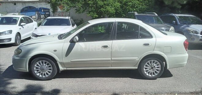 Nissan Sunny 2010, 421,000 km - 1.6 l - Bakı