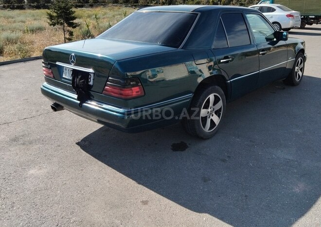 Mercedes E 220 1995, 403,888 km - 2.2 л - Bakı