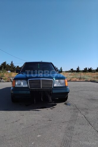 Mercedes E 220 1995, 403,888 km - 2.2 л - Bakı