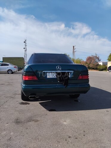 Mercedes E 220 1995, 403,888 km - 2.2 л - Bakı